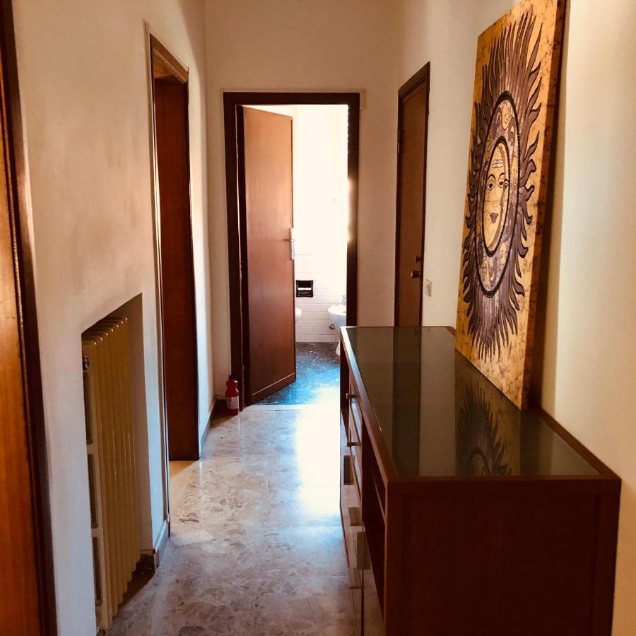 La Baia Di Lori Apartment Pesaro Luaran gambar