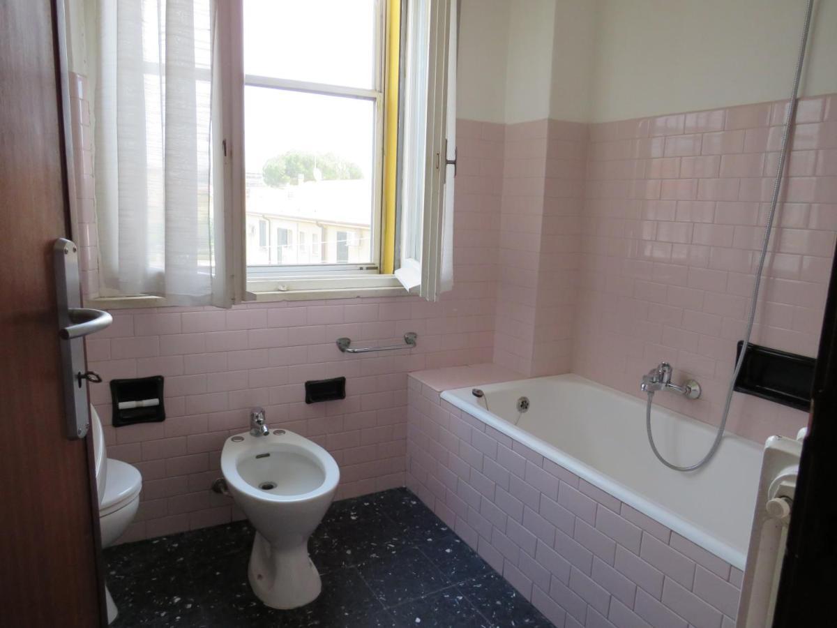La Baia Di Lori Apartment Pesaro Luaran gambar