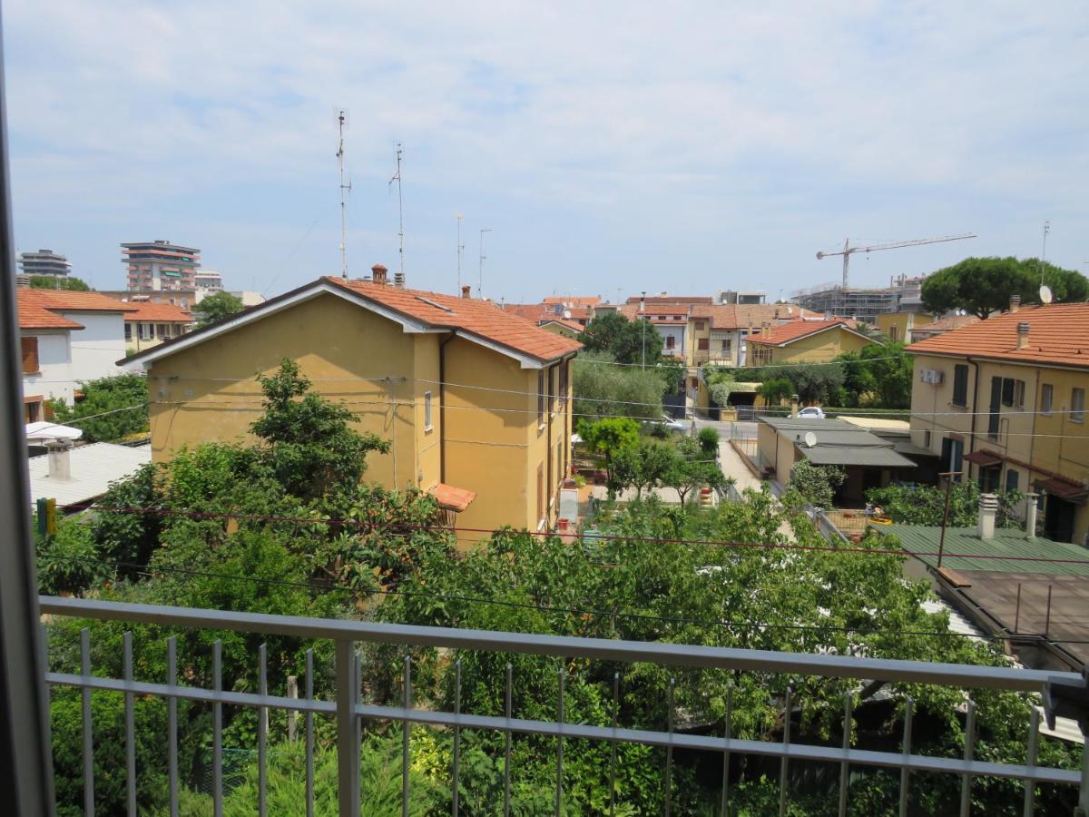 La Baia Di Lori Apartment Pesaro Luaran gambar