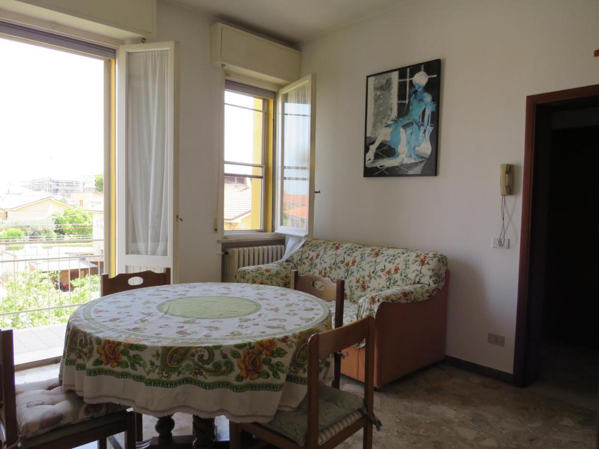 La Baia Di Lori Apartment Pesaro Luaran gambar